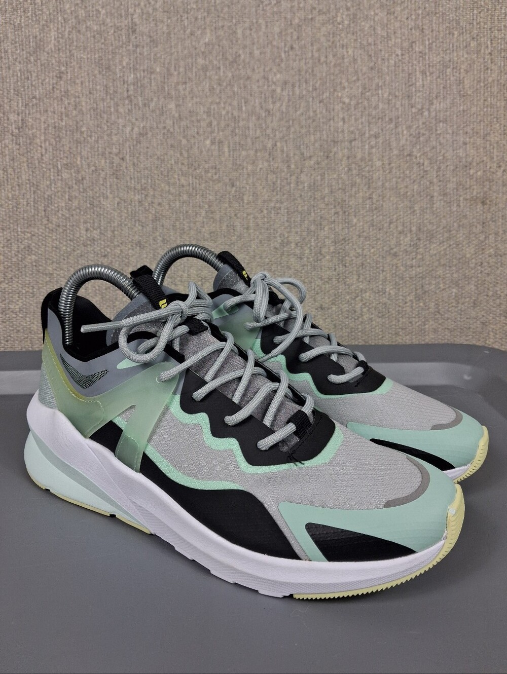 Fabletics Cheviot Performance Sneaker Womens 8 Mint Multi Gray Athletic Shoes